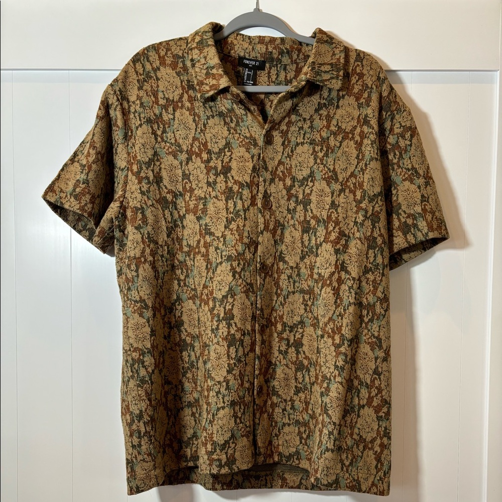 Forever 21 Men’s Button Up. Size Large.